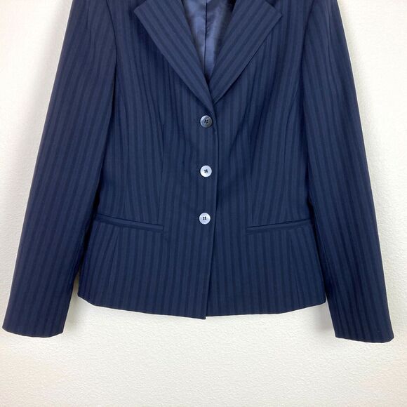 Liz Claiborne 3 Button Blazer Women's Size 10 Blue on Blue Striped Pockets - Picture 2 of 6